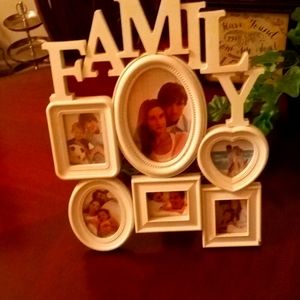 Family Pictures Stand